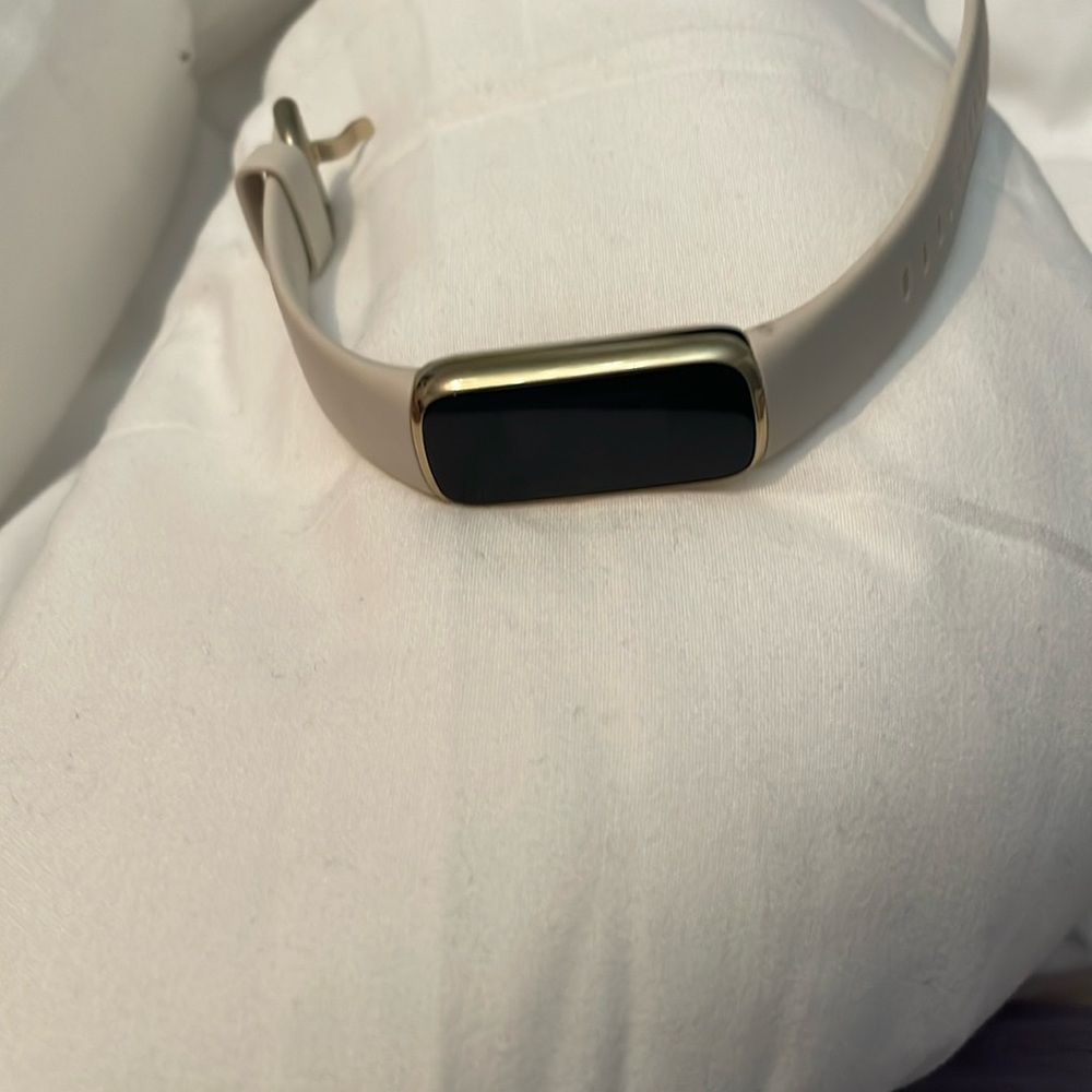 Fitbit Luxe